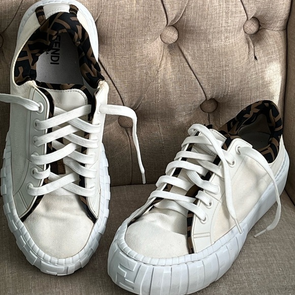 FENDI FORCE White Canvas Women's Sneakers - Picture 4 of 15